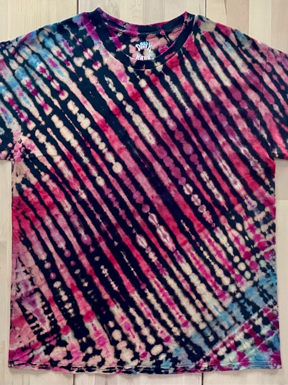 Gildan Unisex Jam Berry Diagonal Striped Reverse Dye T-Shirt size Large Tie Dye